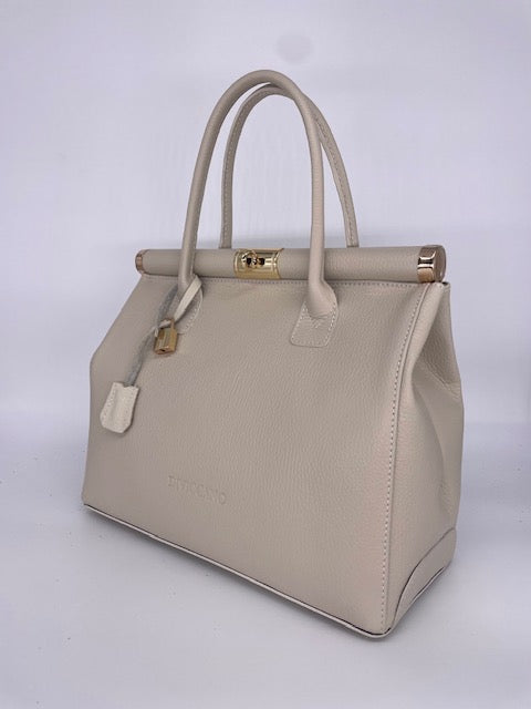<transcy><strong>MILANO By DIVICCANO</strong></transcy>