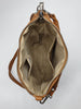 Du rangement ! Une bonne nouvelle pour vous mesdames ! De jolies finitions que propose ce joli sac en cuir camel.