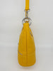 Vous allez l'adorer ! Très beau sac en cuir jaune avec de jolies finitions féminines.